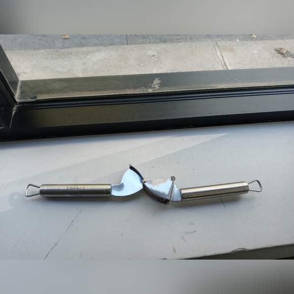 E Prance Garlic Press - Picture 3 of 3